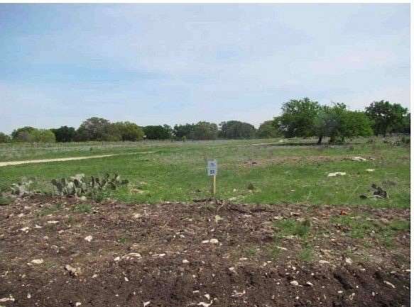 5 Acres of Residential Land for Sale in Oglesby, Texas