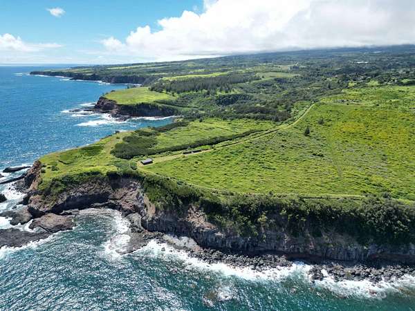 82.2 Acres of Land for Sale in Haʻikū, Hawaii