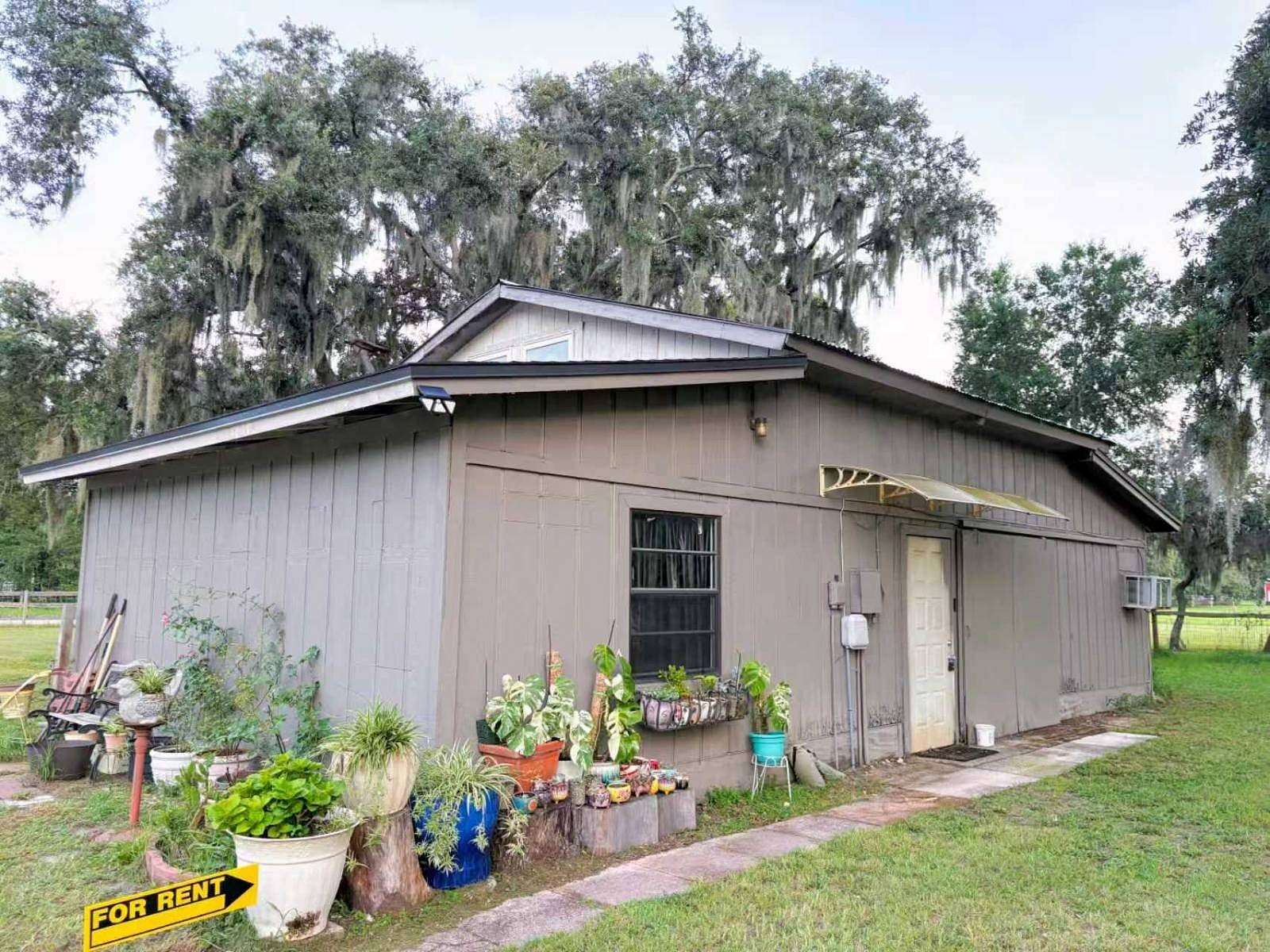 1.6 Acres of Land with Home for Lease in Valrico, Florida