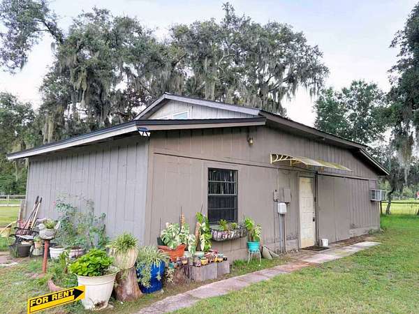 1.6 Acres of Land with Home for Lease in Valrico, Florida