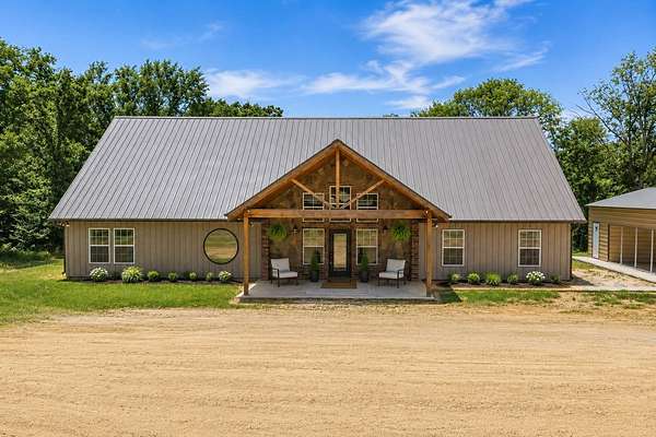 15.5 Acres of Land with Home for Sale in Ardmore, Oklahoma