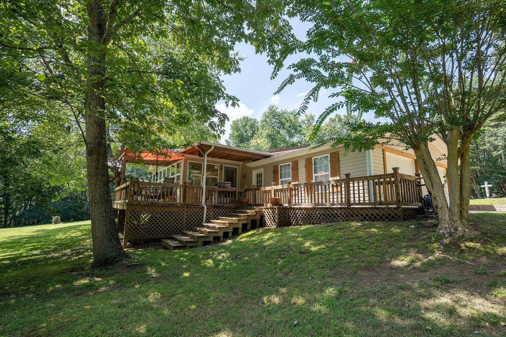 13.5 Acres of Land with Home for Sale in Flat Rock, Alabama