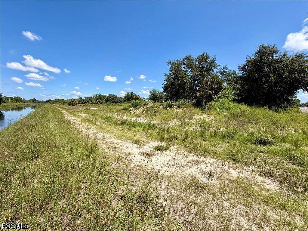 1.25 Acres of Residential Land for Sale in LaBelle, Florida
