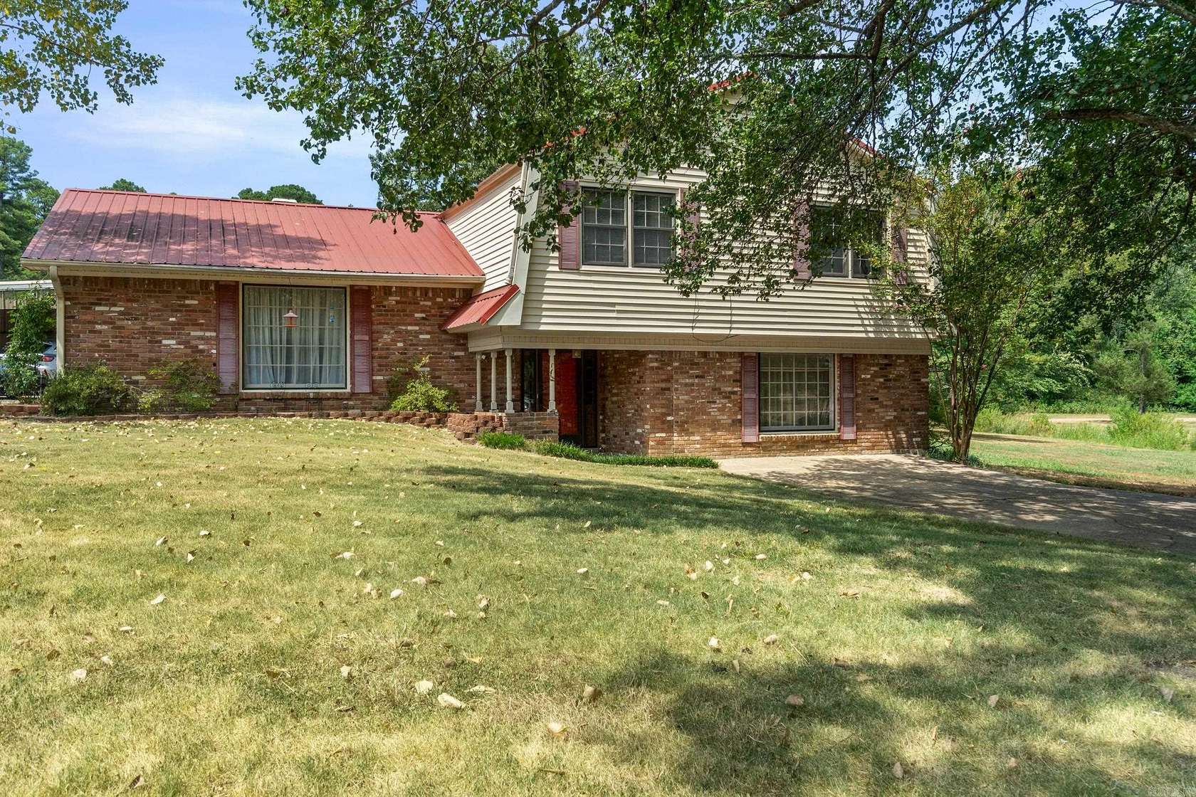 4.1 Acres of Land with Home for Sale in Pine Bluff, Arkansas