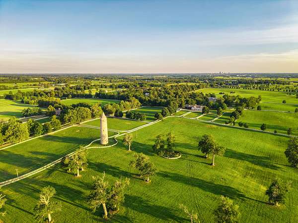 952 Acres of Agricultural Land with Home for Sale in Lexington, Kentucky