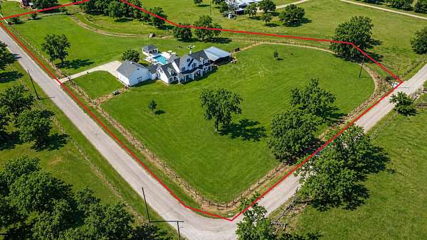 5.39 Acres of Land with Home for Sale in Wallis, Texas