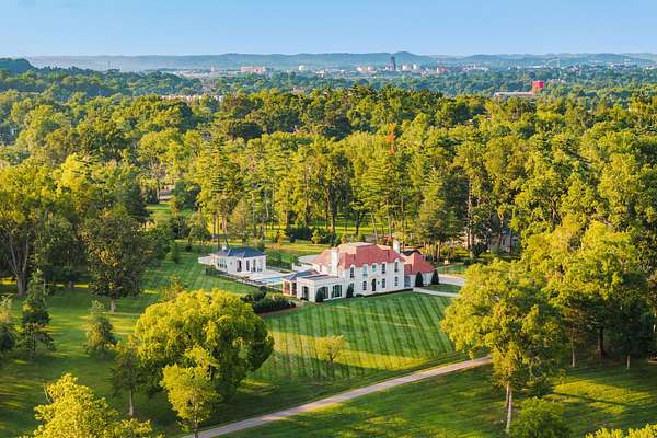 14.3 Acres of Land with Home for Sale in Nashville, Tennessee