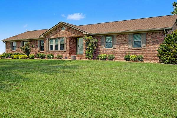 4.27 Acres of Land with Home for Sale in Hopkinsville, Kentucky