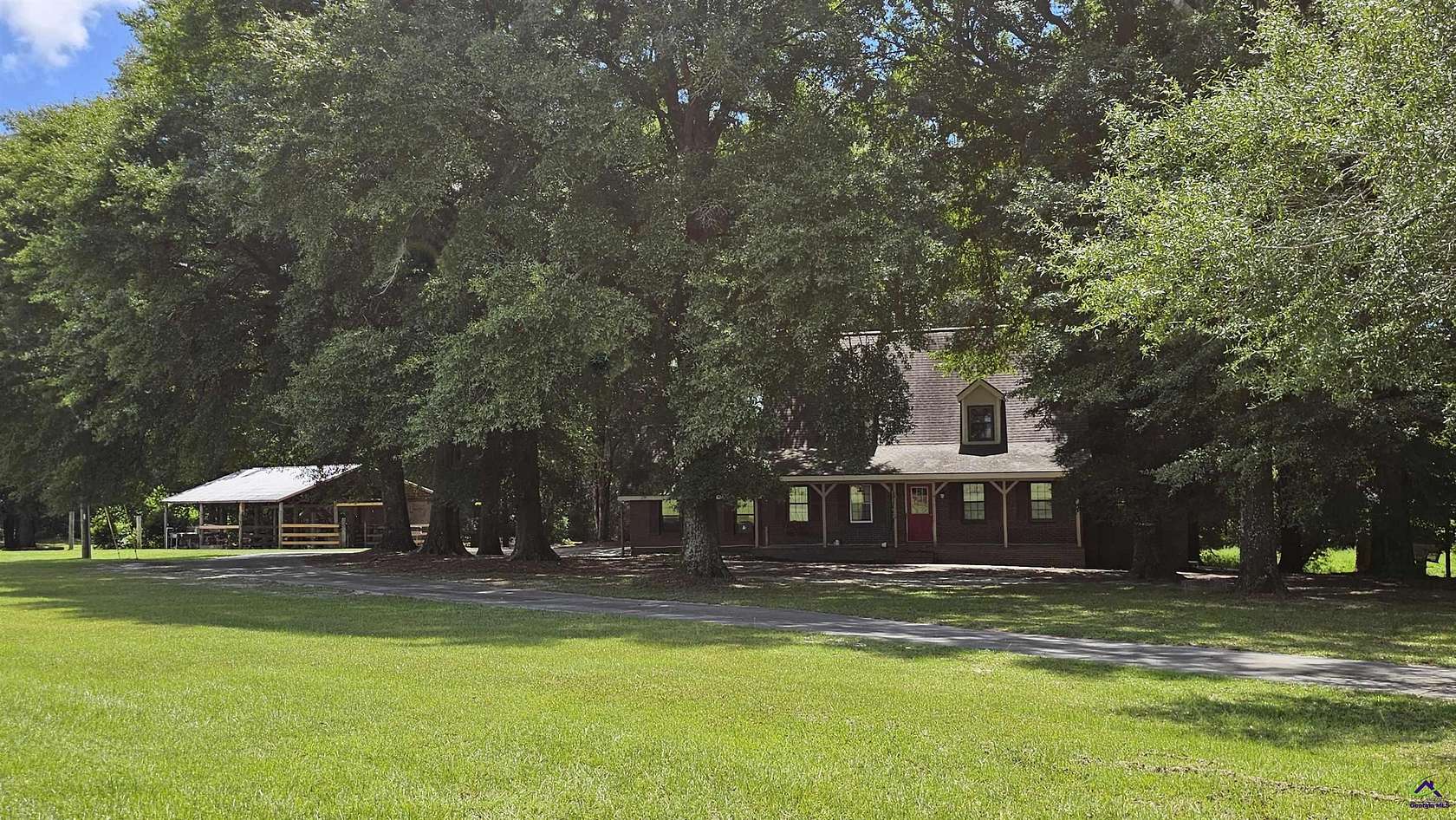 8.59 Acres of Land with Home for Sale in Perry, Georgia