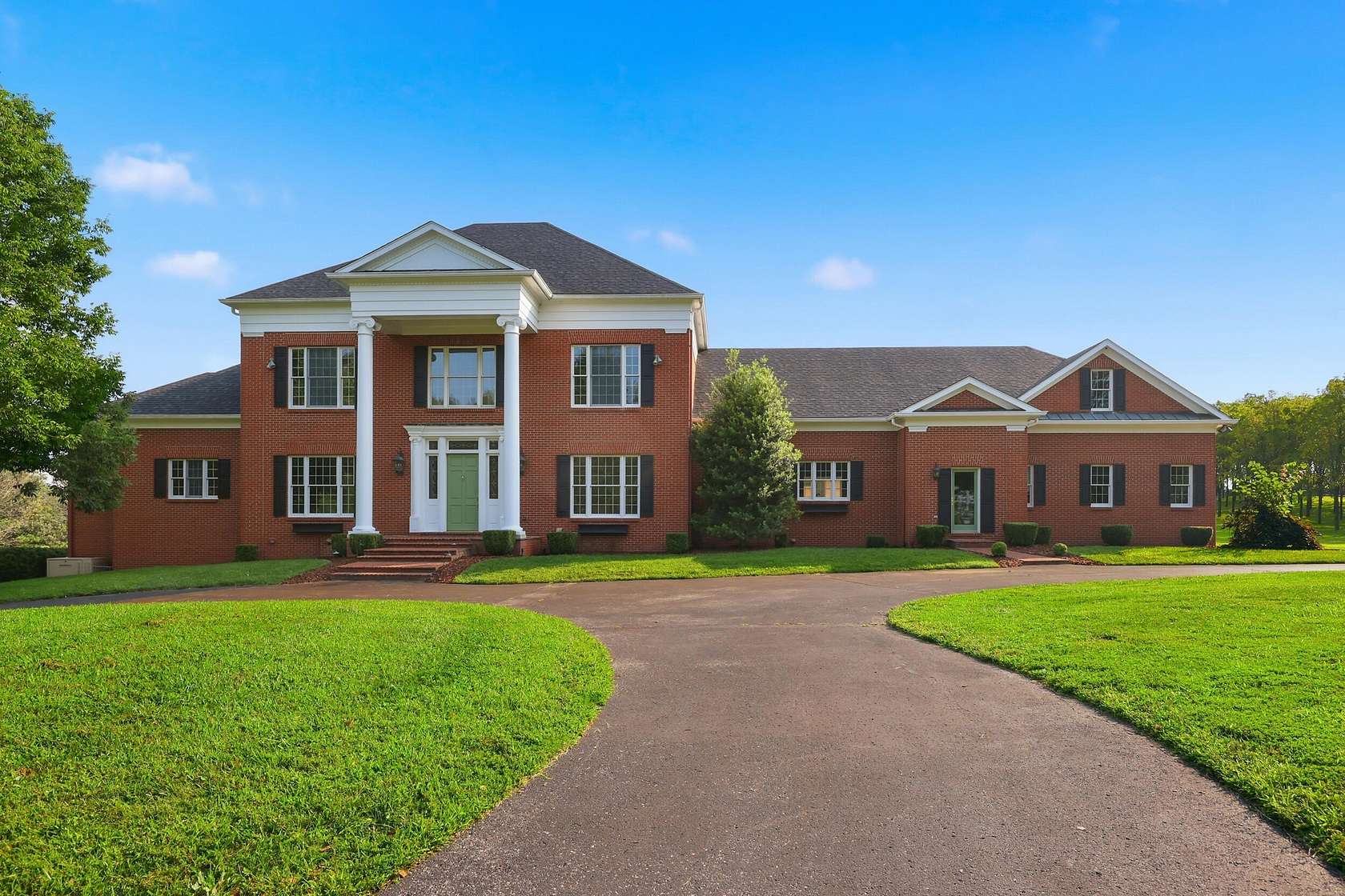 10 Acres of Land with Home for Sale in Lexington, Kentucky