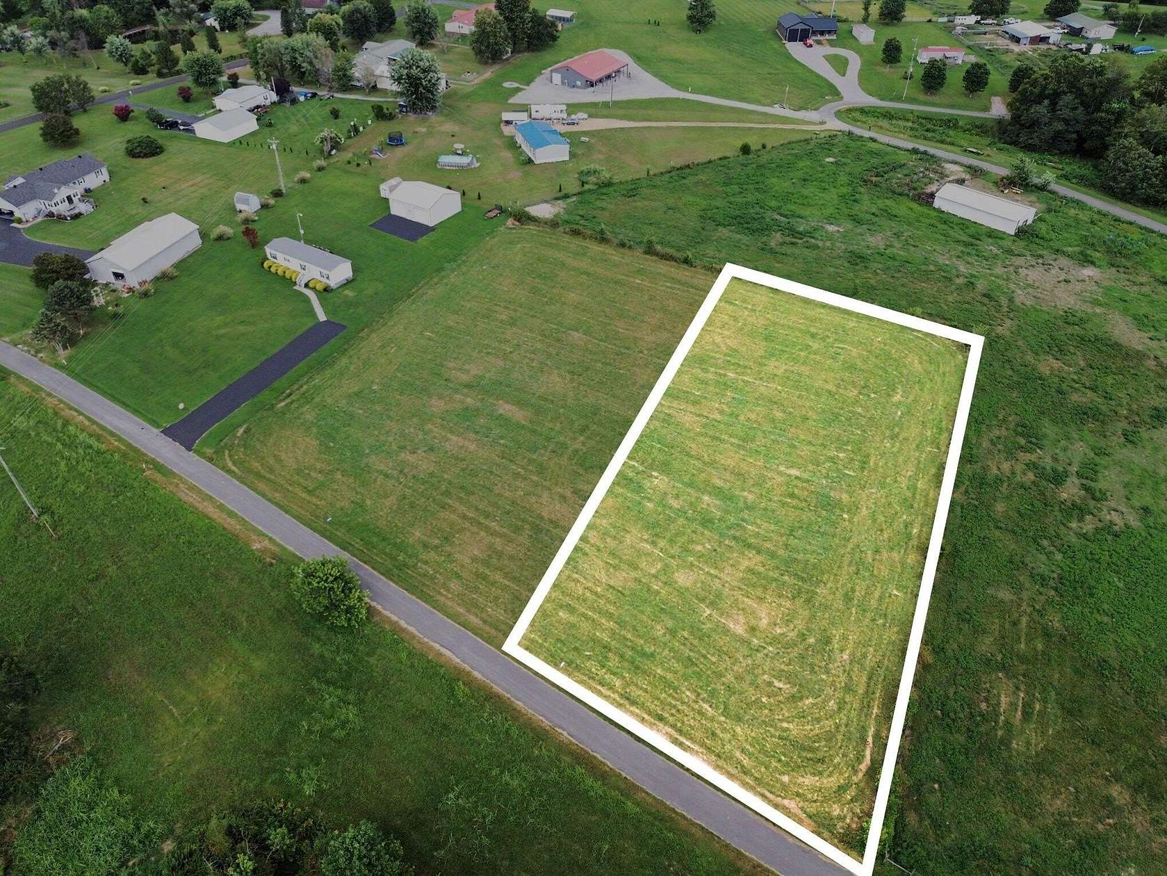 1 Acre of Land for Sale in Russell Springs, Kentucky