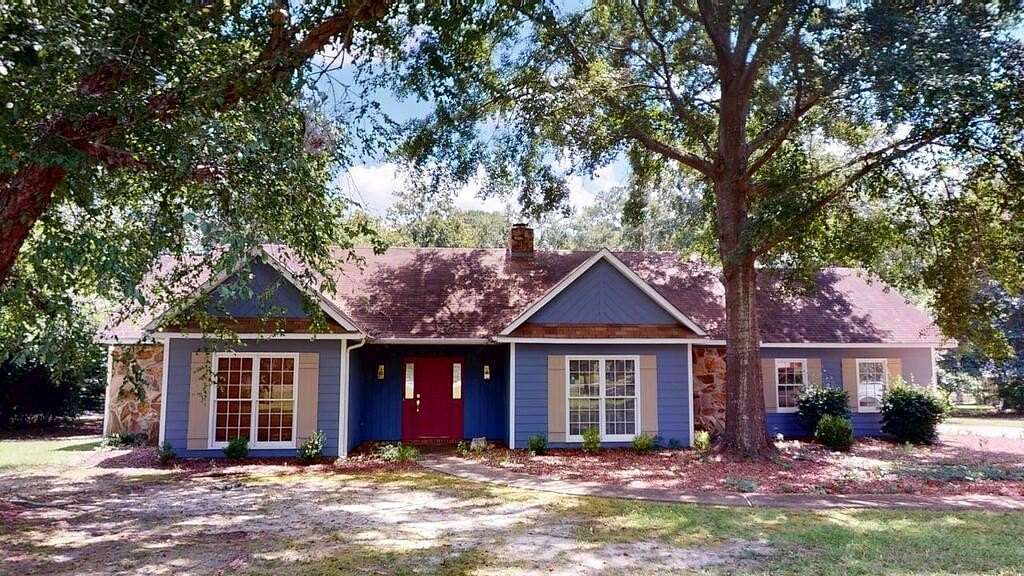 1.63 Acres of Land with Home for Sale in Cordele, Georgia