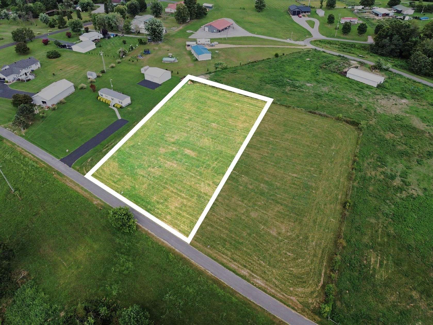 1 Acre of Land for Sale in Russell Springs, Kentucky