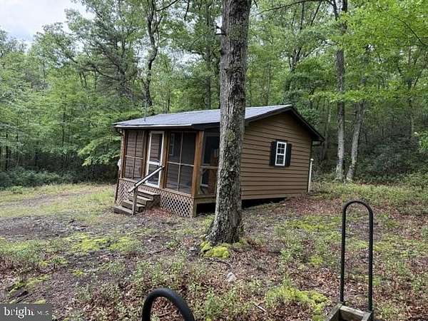 15.2 Acres of Recreational Land with Home for Sale in Franklin, West Virginia