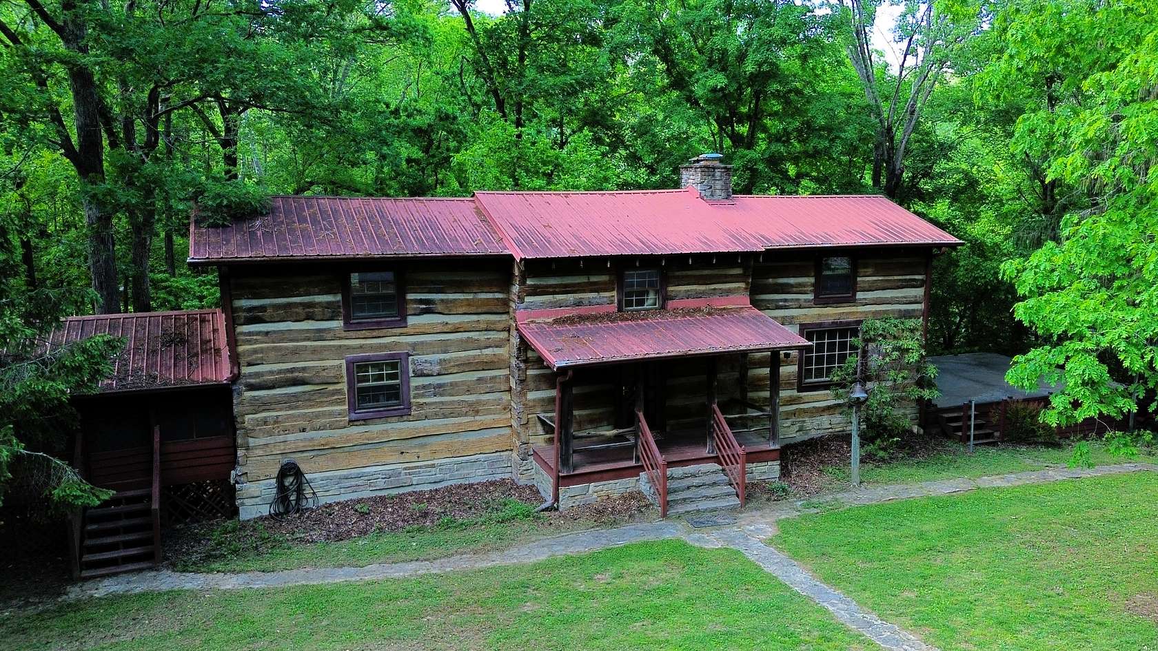 1.13 Acres of Land with Home for Sale in Greenbrier, Tennessee