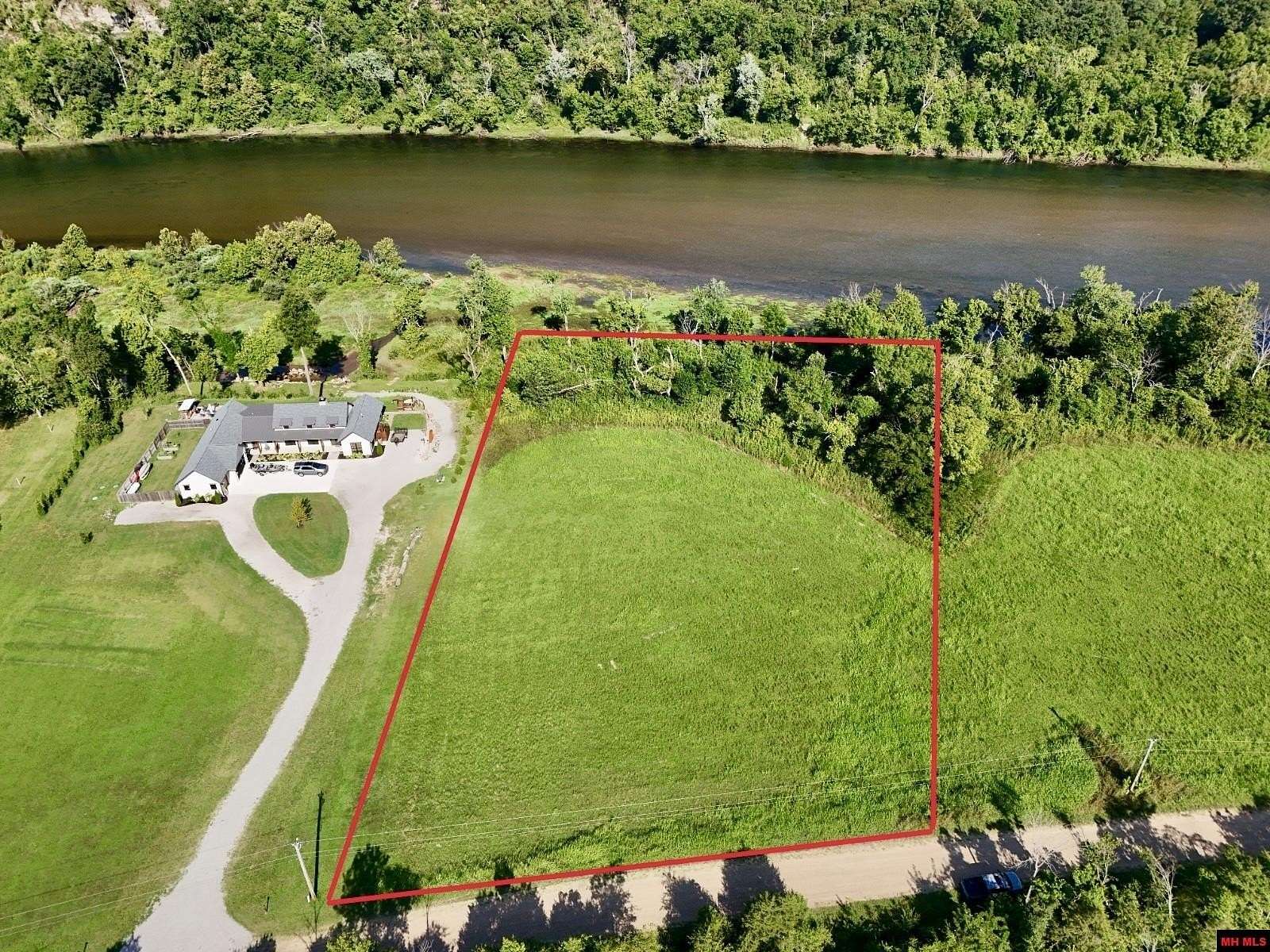 2 Acres of Residential Land for Sale in Mountain Home, Arkansas