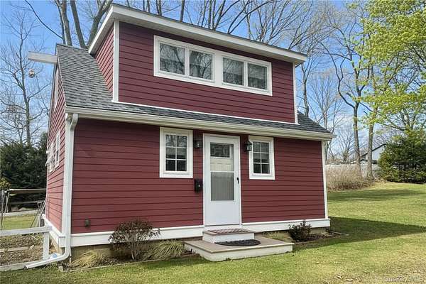 1 Acre of Land with Home for Lease in East Northport, New York