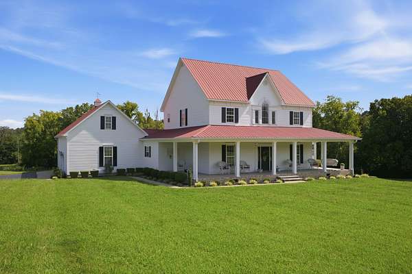5.57 Acres of Land with Home for Sale in Franklin, Tennessee