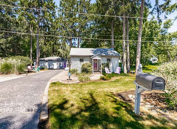 1 Acre of Land with Home for Sale in Palatine, Illinois