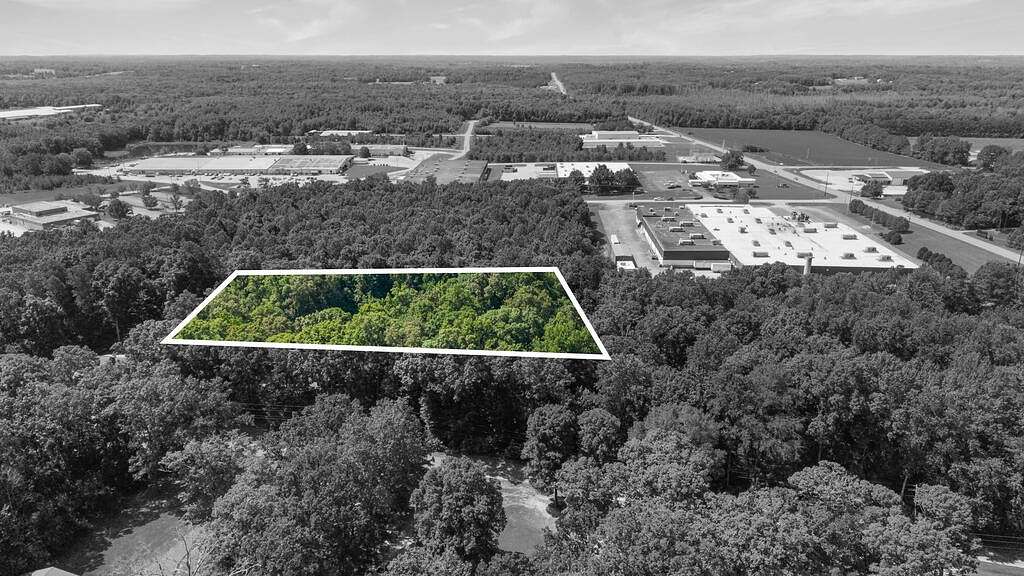 1.6 Acres of Residential Land for Sale in Paris, Tennessee