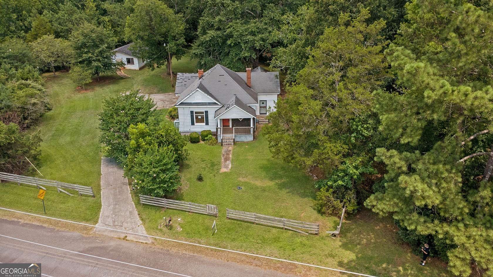 2.89 Acres of Land with Home for Sale in Gray, Georgia
