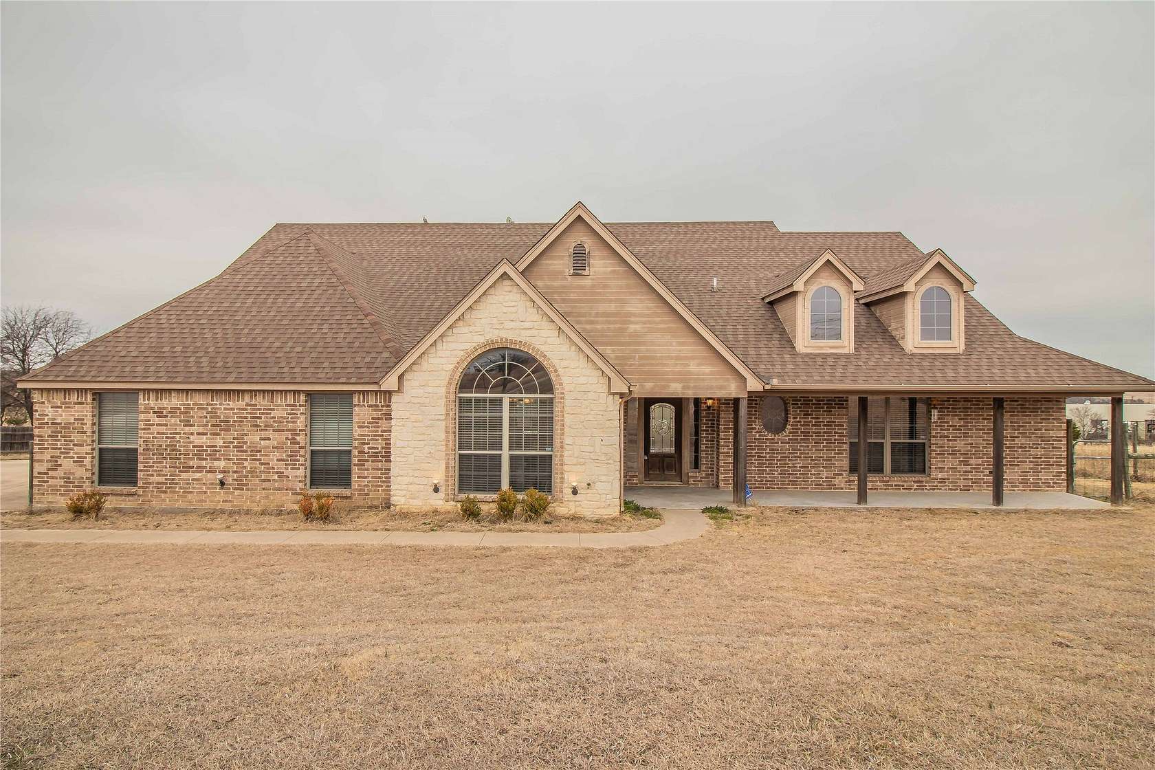 3 Acres of Land with Home for Lease in Weatherford, Texas