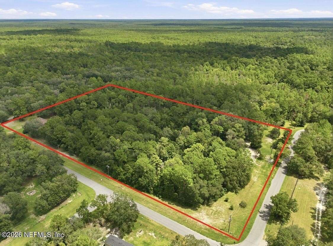 11.7 Acres of Land with Home for Sale in Middleburg, Florida