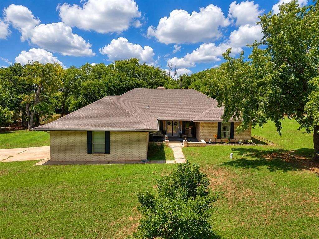 2 Acres of Land with Home for Sale in Tuttle, Oklahoma