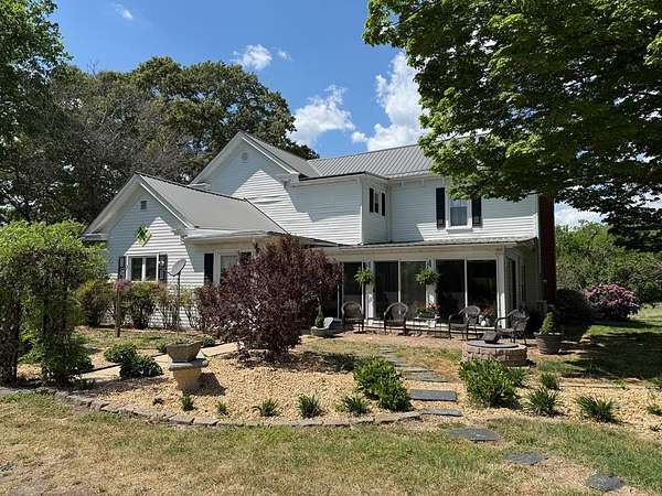 1.82 Acres of Land with Home for Sale in Rice, Virginia