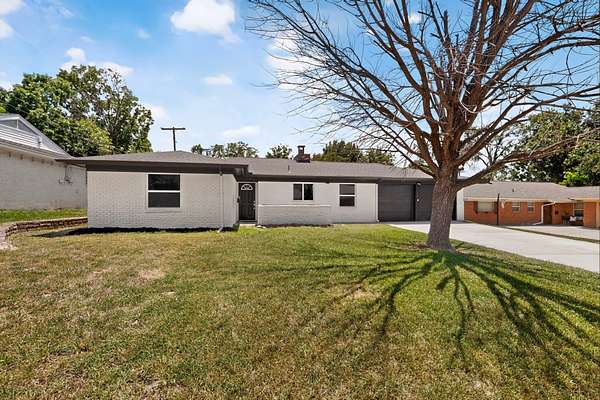 2.28 Acres of Land with Home for Sale in Fort Worth, Texas