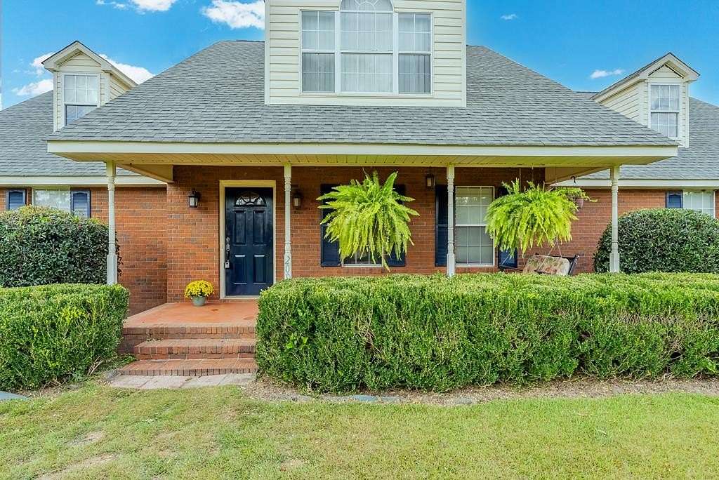 3.25 Acres of Land with Home for Sale in Broxton, Georgia
