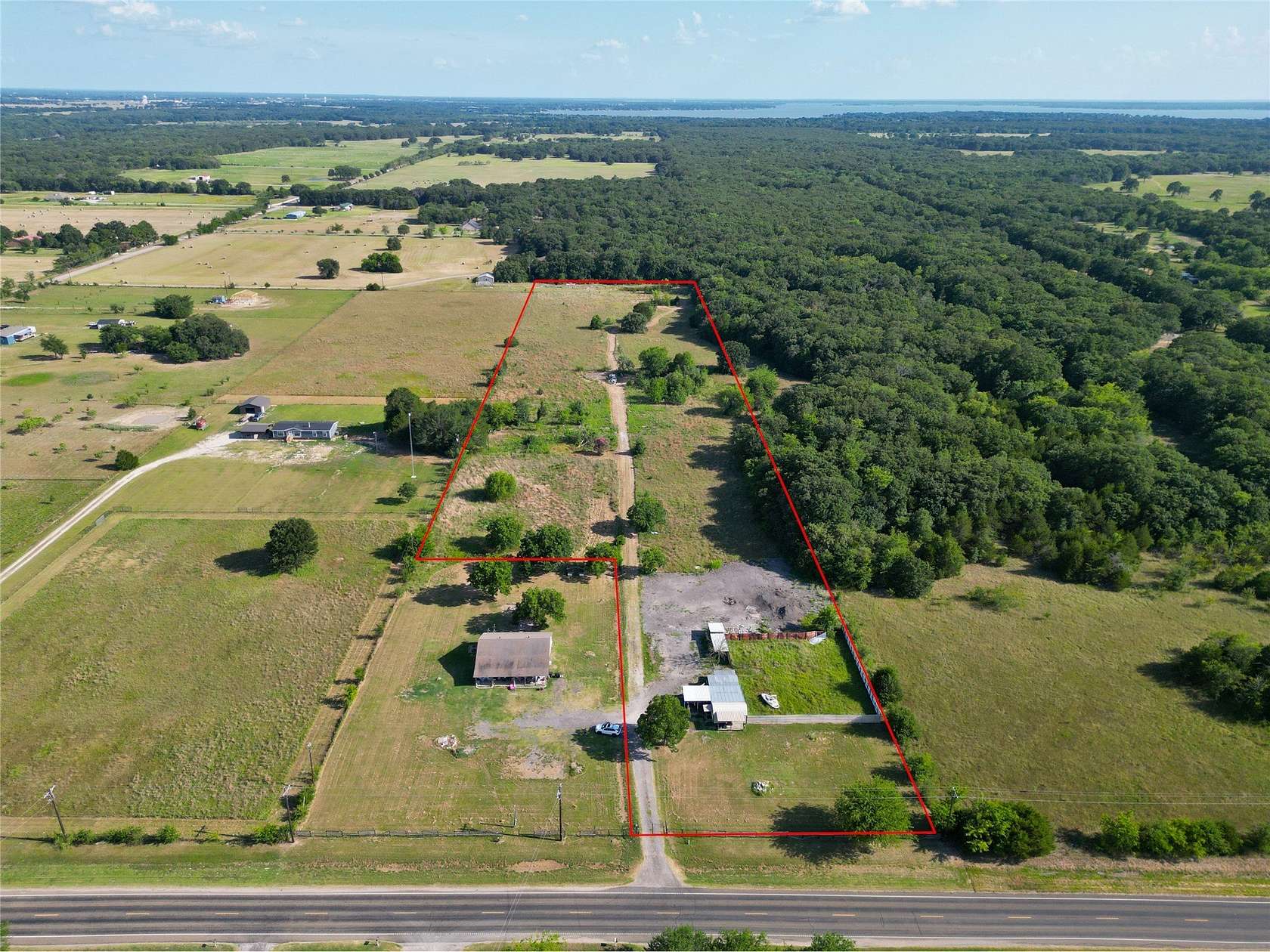 9 Acres of Residential Land for Sale in Kemp, Texas