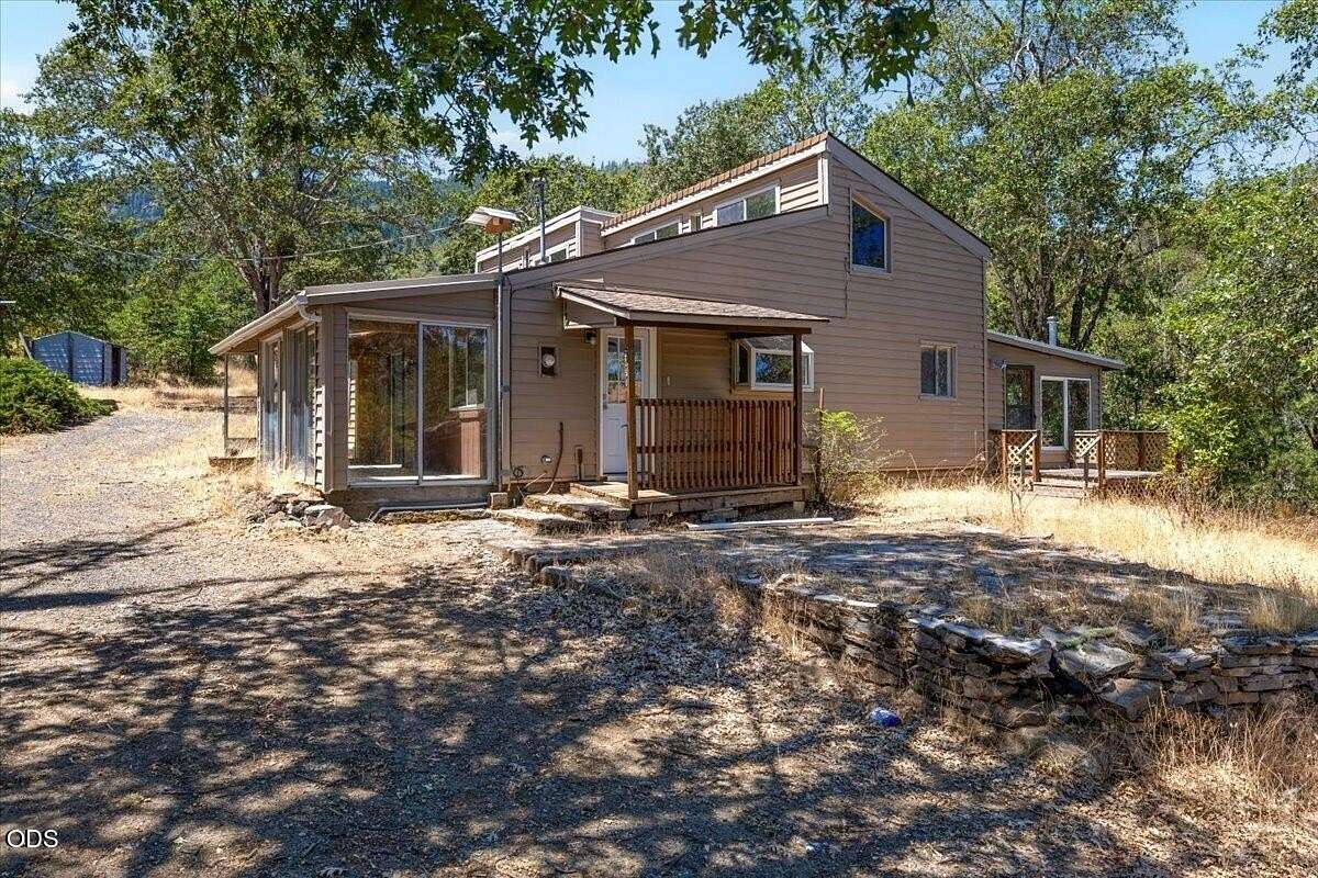 10 Acres of Land with Home for Sale in Gold Hill, Oregon