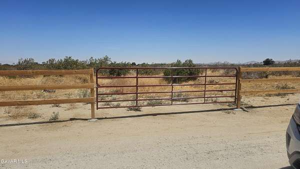 5 Acres of Land for Sale in Littlerock, California
