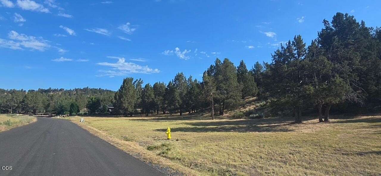 0.85 Acres of Residential Land for Sale in Klamath Falls, Oregon