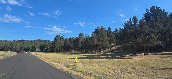 0.85 Acres of Residential Land for Sale in Klamath Falls, Oregon