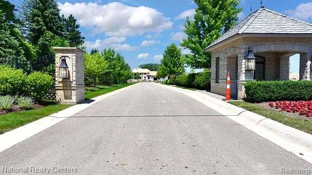 1 Acre of Residential Land for Sale in Oakland Charter Township, Michigan