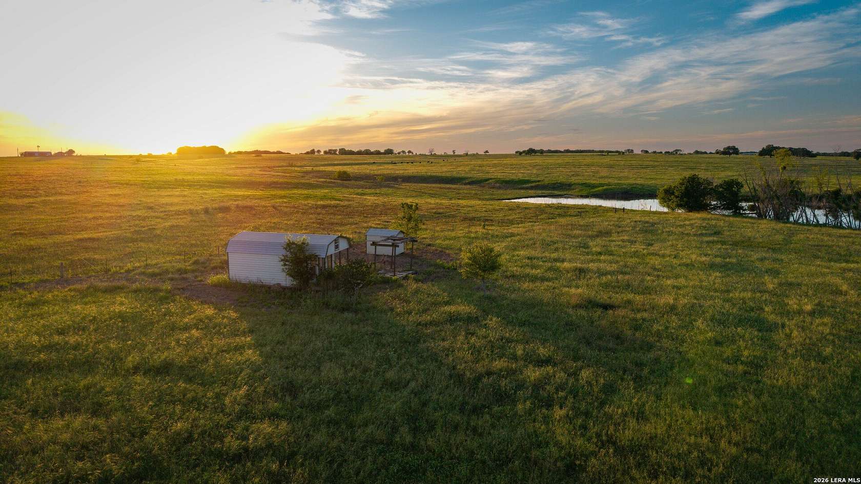 19.2 Acres of Land for Sale in Moulton, Texas
