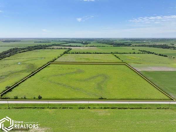 40 Acres of Land for Sale in Cambridge, Iowa