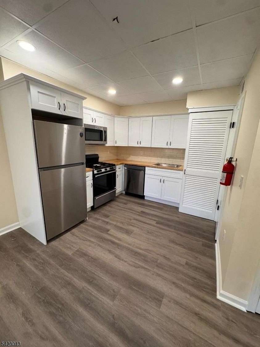 3 Acres of Land with Home for Lease in Sparta Township, New Jersey
