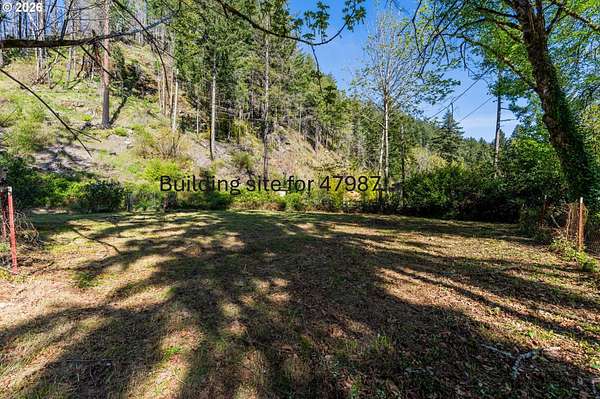 0.88 Acres of Residential Land for Sale in Vida, Oregon