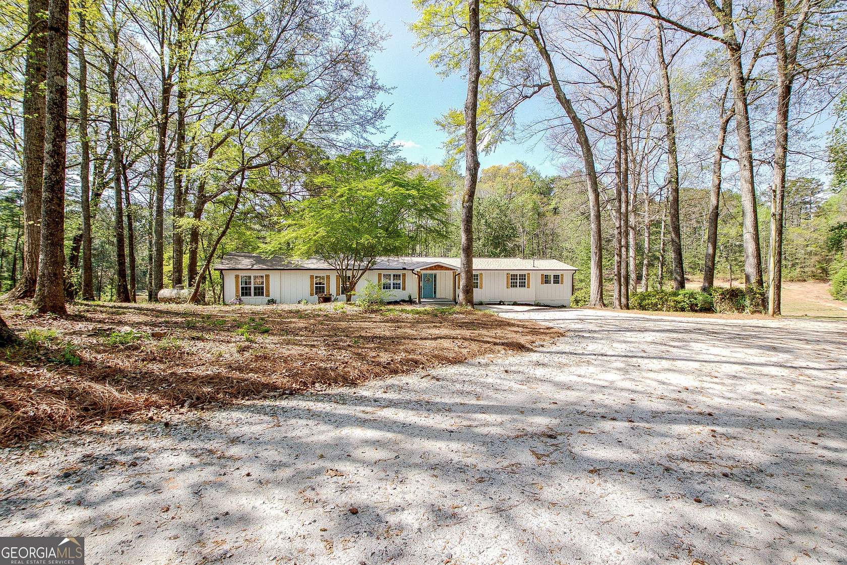2.59 Acres of Land with Home for Lease in Newnan, Georgia