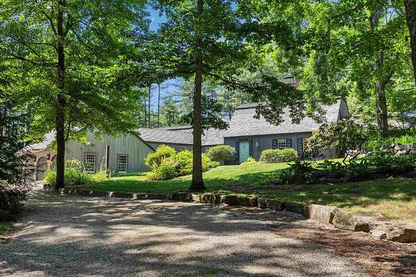 2.33 Acres of Land with Home for Sale in Amherst, New Hampshire