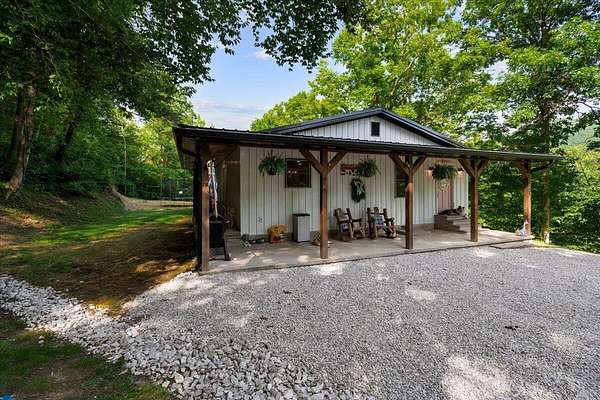 4 Acres of Land with Home for Sale in Stanton, Kentucky