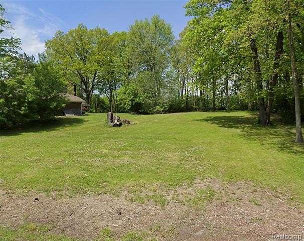 0.65 Acres of Residential Land for Sale in Bloomfield Hills, Michigan