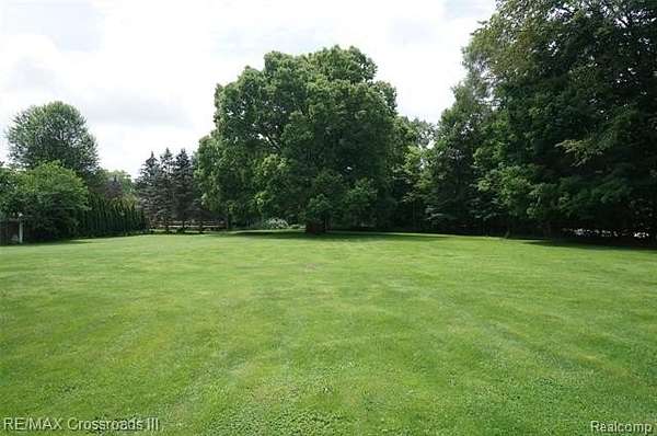 1 Acre of Residential Land for Sale in Van Buren Charter Township, Michigan