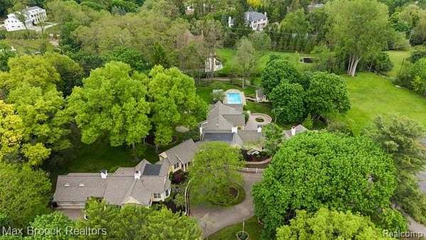 2.45 Acres of Land with Home for Sale in Bloomfield Hills, Michigan