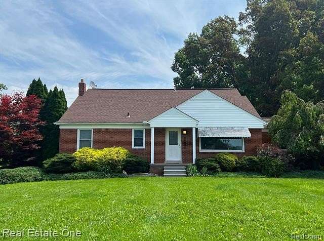 4.75 Acres of Land with Home for Sale in Macomb Township, Michigan