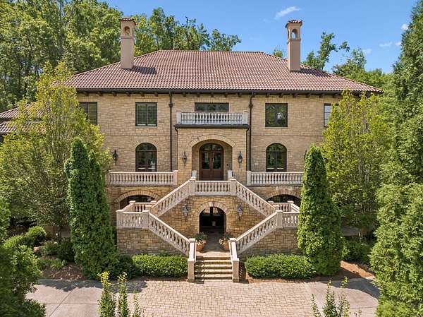 2 Acres of Land with Home for Sale in Franklin, Tennessee