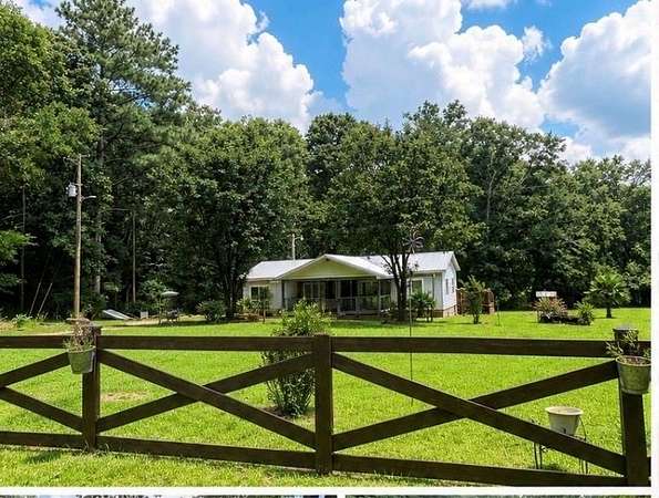 2 Acres of Land with Home for Sale in Comer, Georgia